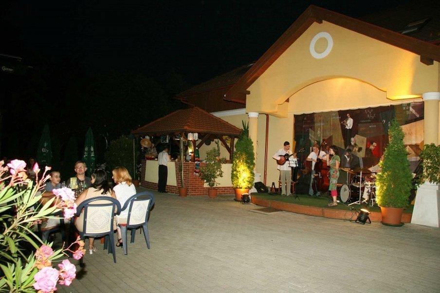 Garden Hotel Wellness és Konferencia Szolnok Restaurante foto