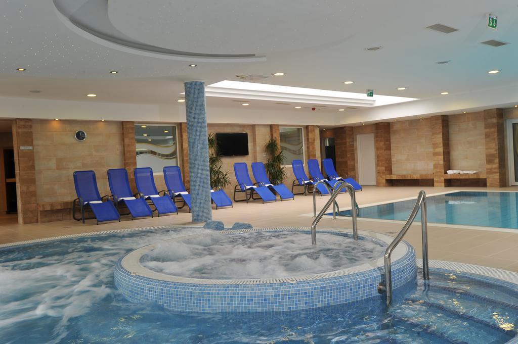 Garden Hotel Wellness és Konferencia Szolnok Exterior foto